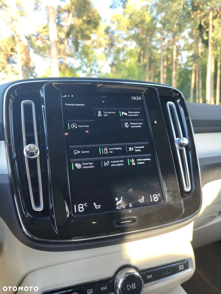 Volvo XC 40 T2 Momentum Pro - 23