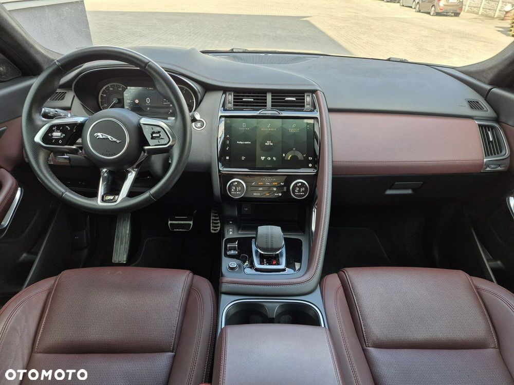 Jaguar E-Pace - 24