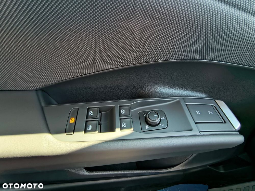 Volkswagen T-Roc 1.5 eTSI Life DSG - 23