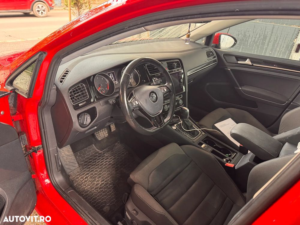 Volkswagen Golf - 5