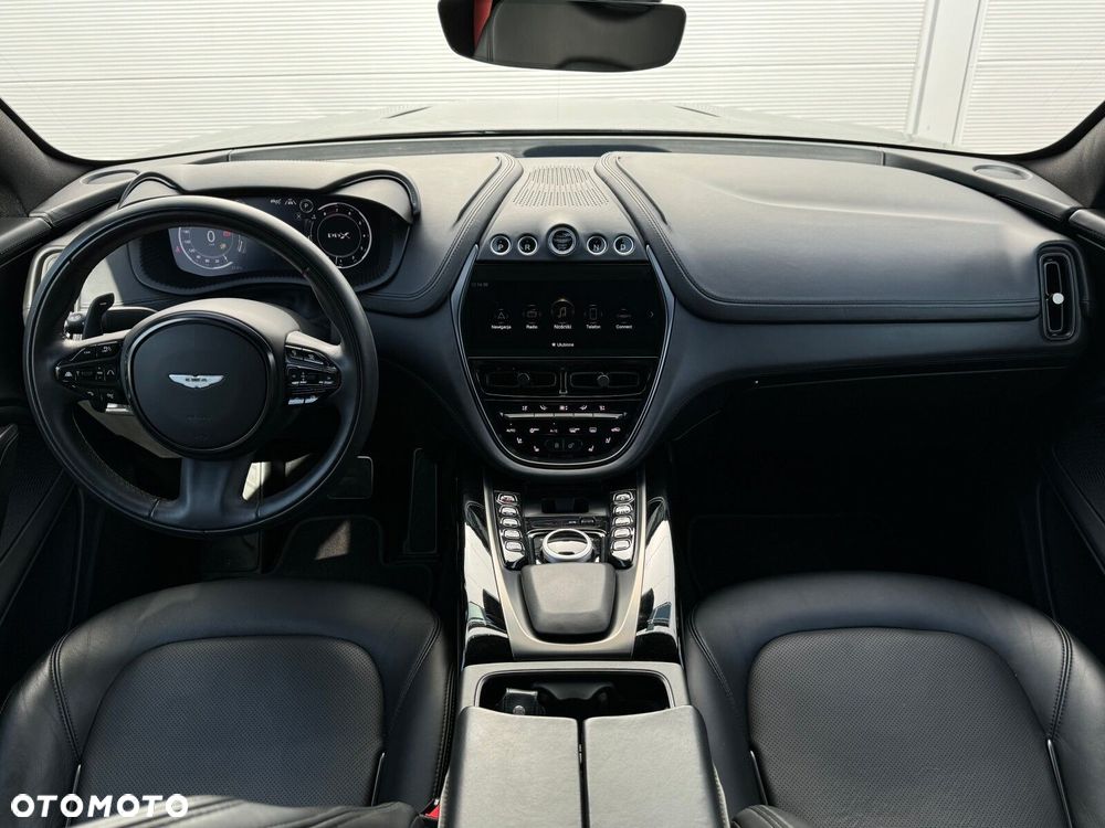 Aston Martin DBX - 7