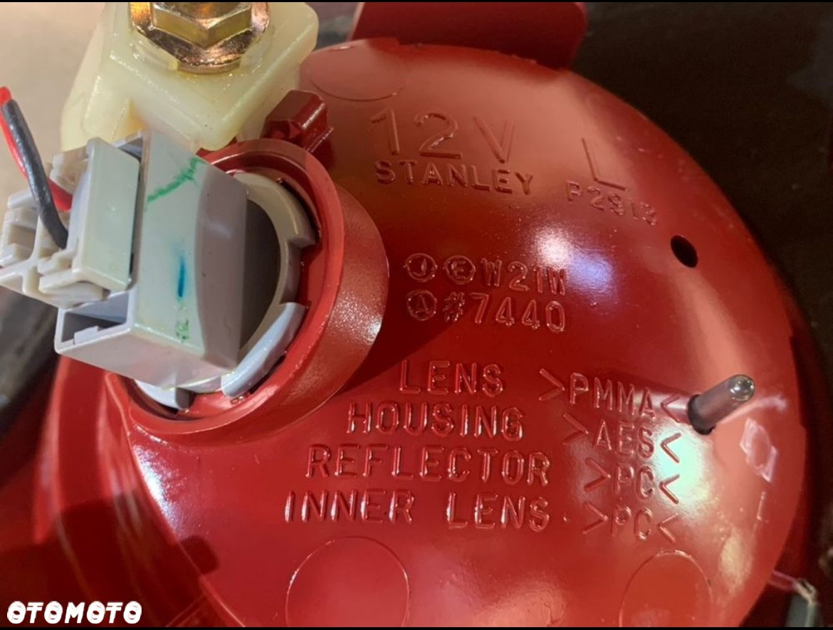 Lampa tył tylna prawa lub lewa 5d klapa mazda 3 bk - 3