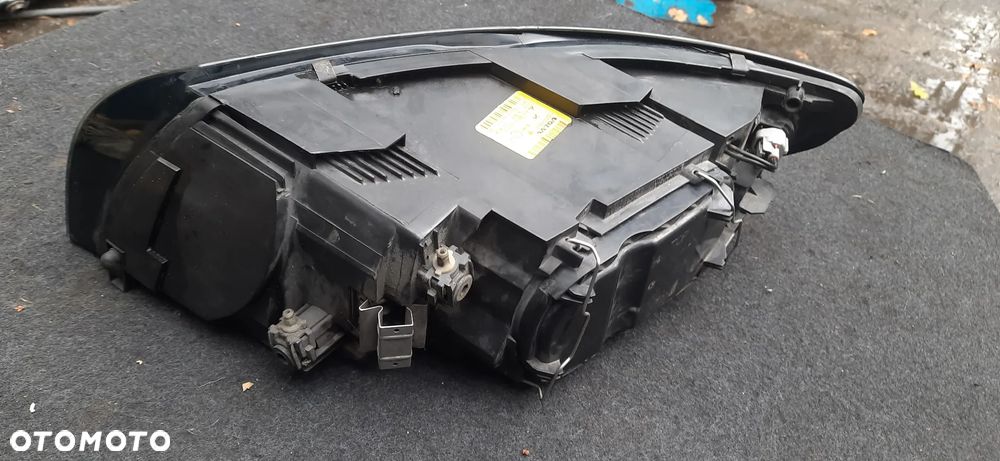 Volvo S40 II V50 Lampa Reflektor prawy 30698886 0301198204  przód - 3