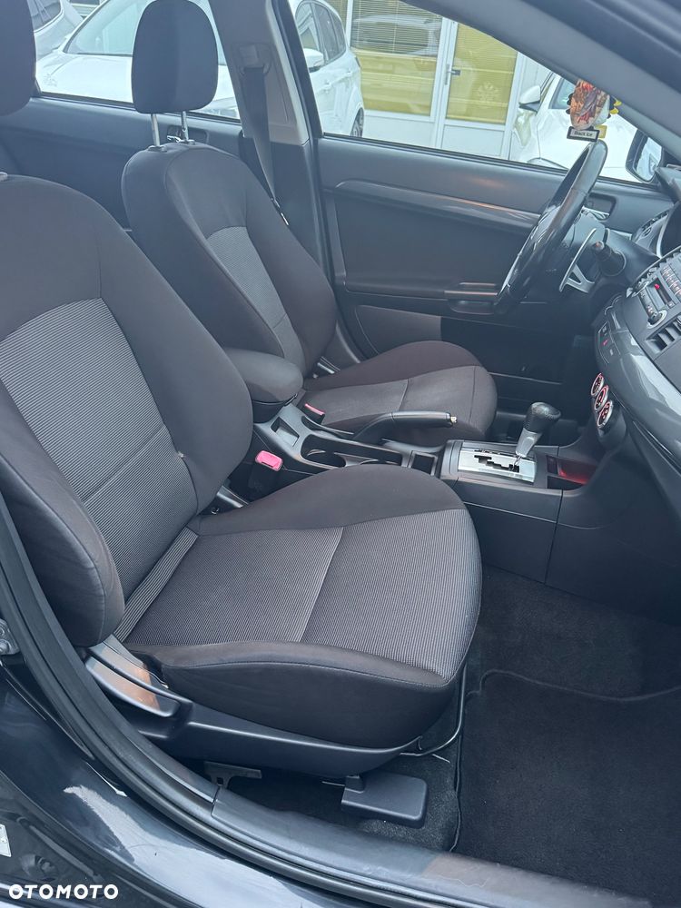 Mitsubishi Lancer 1.8 Intense CVT - 29