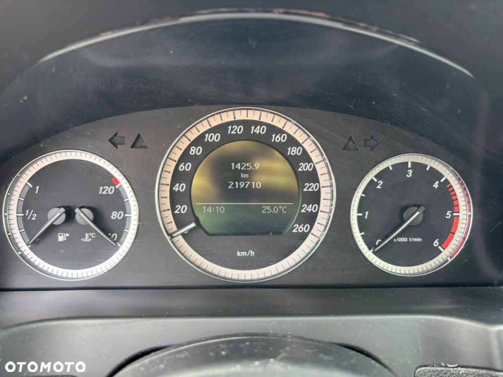 Mercedes-Benz Klasa C 220 CDI DPF Elegance - 5