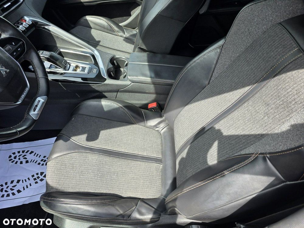 Peugeot 5008 BlueHDI 120 EAT6 Stop & Start Business Line - 33