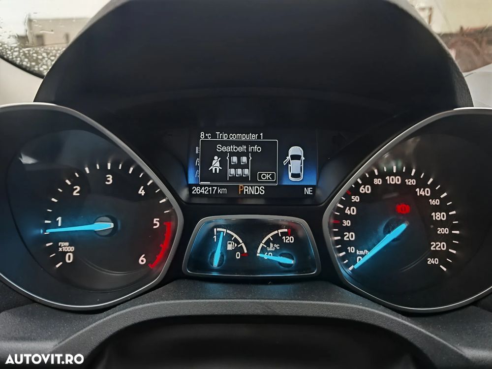 Ford Kuga - 10