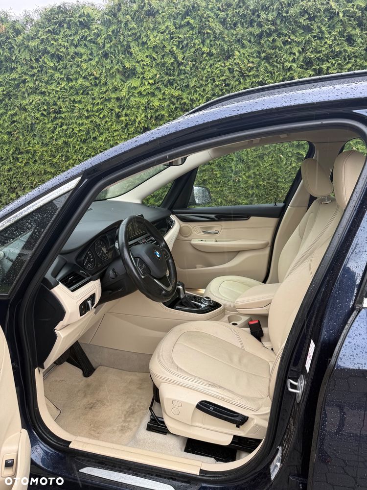 BMW Seria 2 220d xDrive Sport-Aut Luxury Line - 7