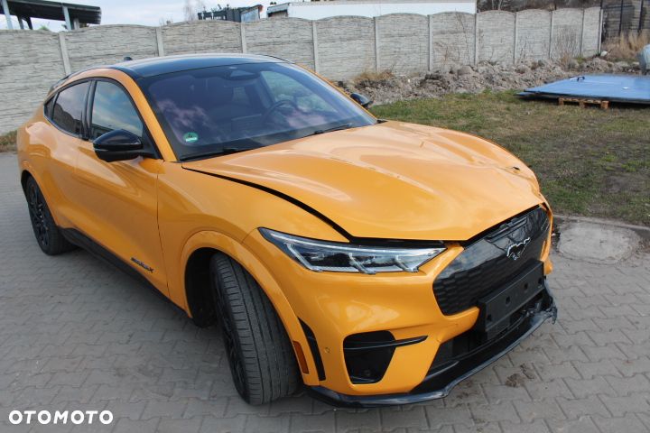 Ford Mustang Mach-E AWD GT - 2