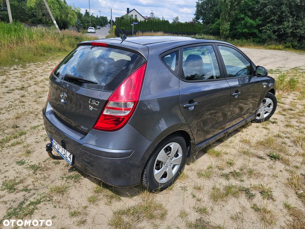 Hyundai i30 1.4 Base + World Cup - 3