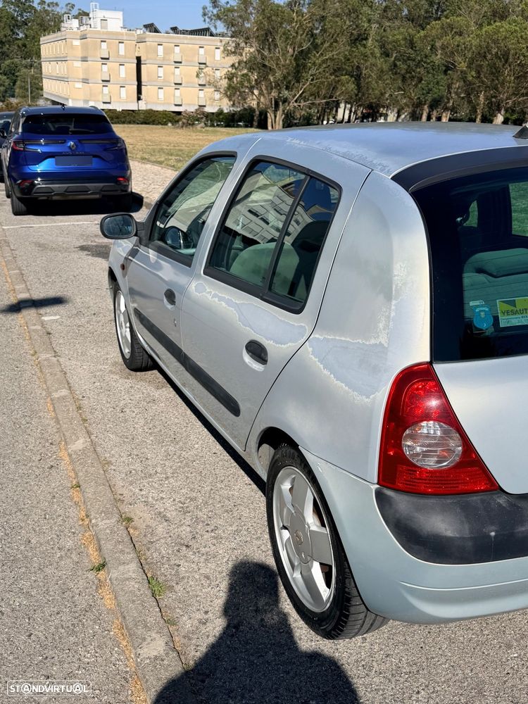 Renault Clio 1.2 16V Privilège - 3