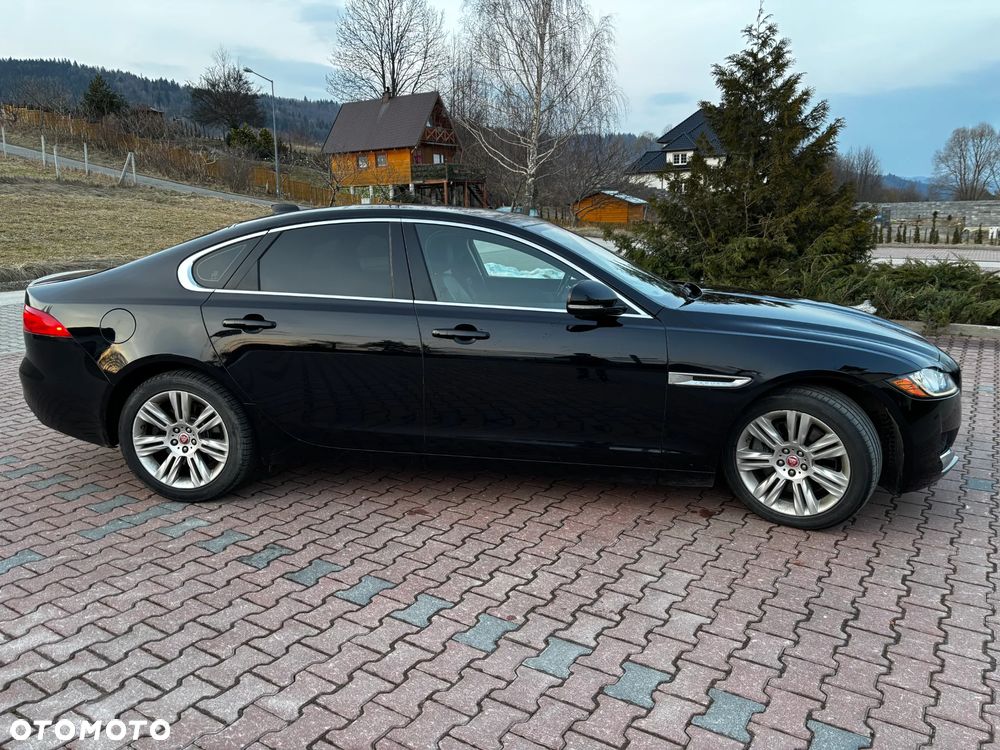 Jaguar XF 35t Prestige - 4