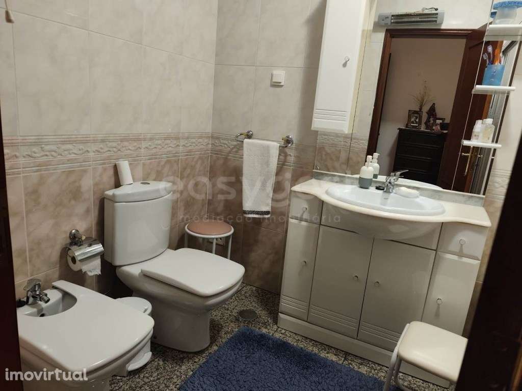 Moradia Unifamiliar T4, pronta a habitar, localizada em zona privil... - Grande imagem: 5/29