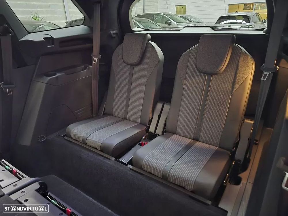 Peugeot 5008 1.2 PureTech Allure EAT8 - 36