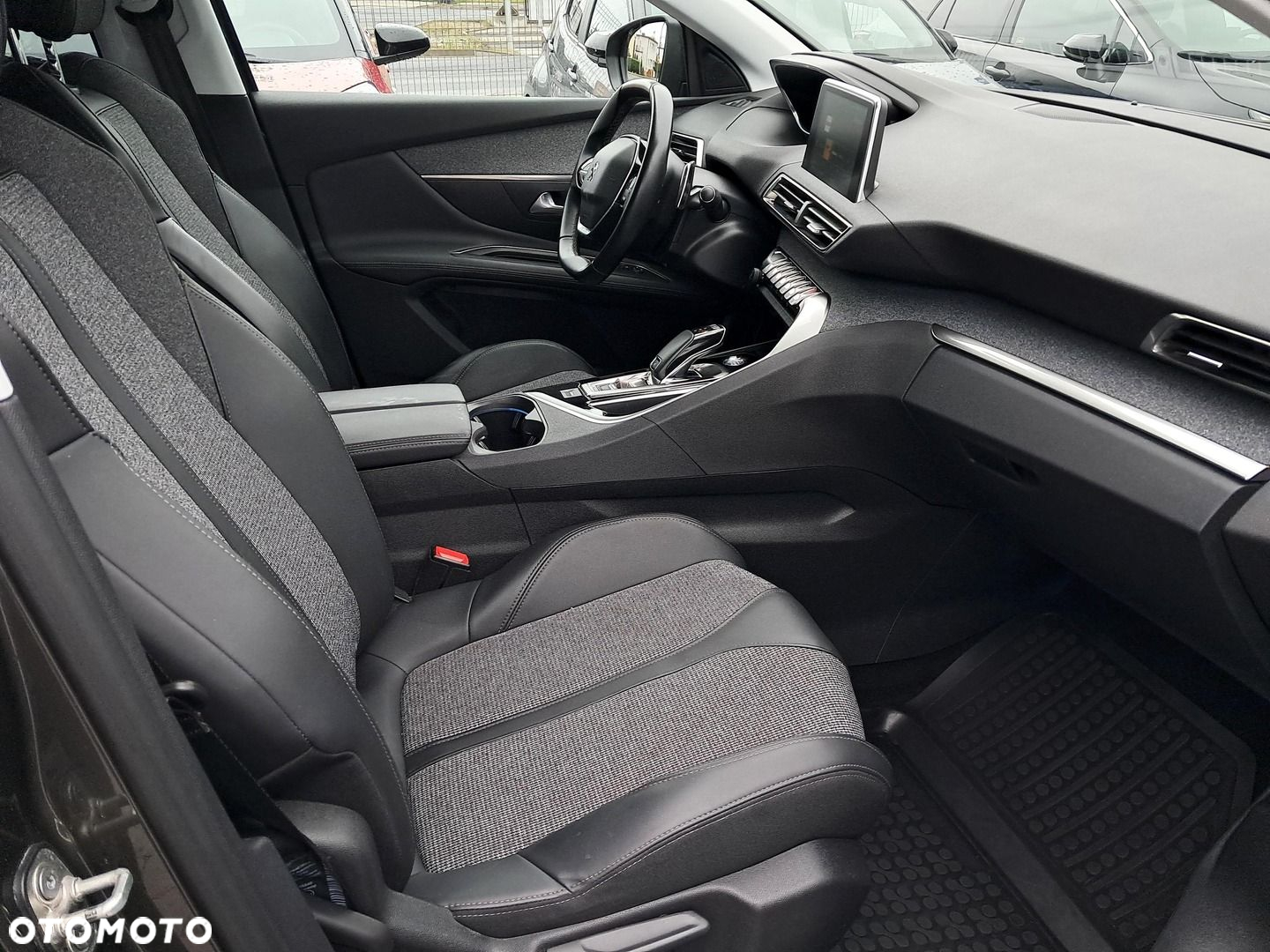 Peugeot 3008 1.6 PureTech GPF Allure S&S EAT8 - 10