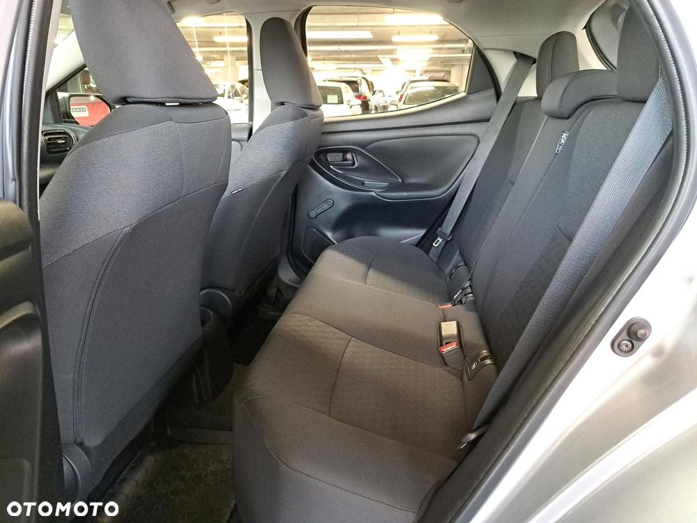 Toyota Yaris - 12