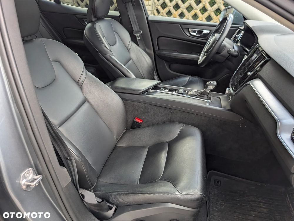 Volvo S60 T6 AWD Momentum Pro - 14
