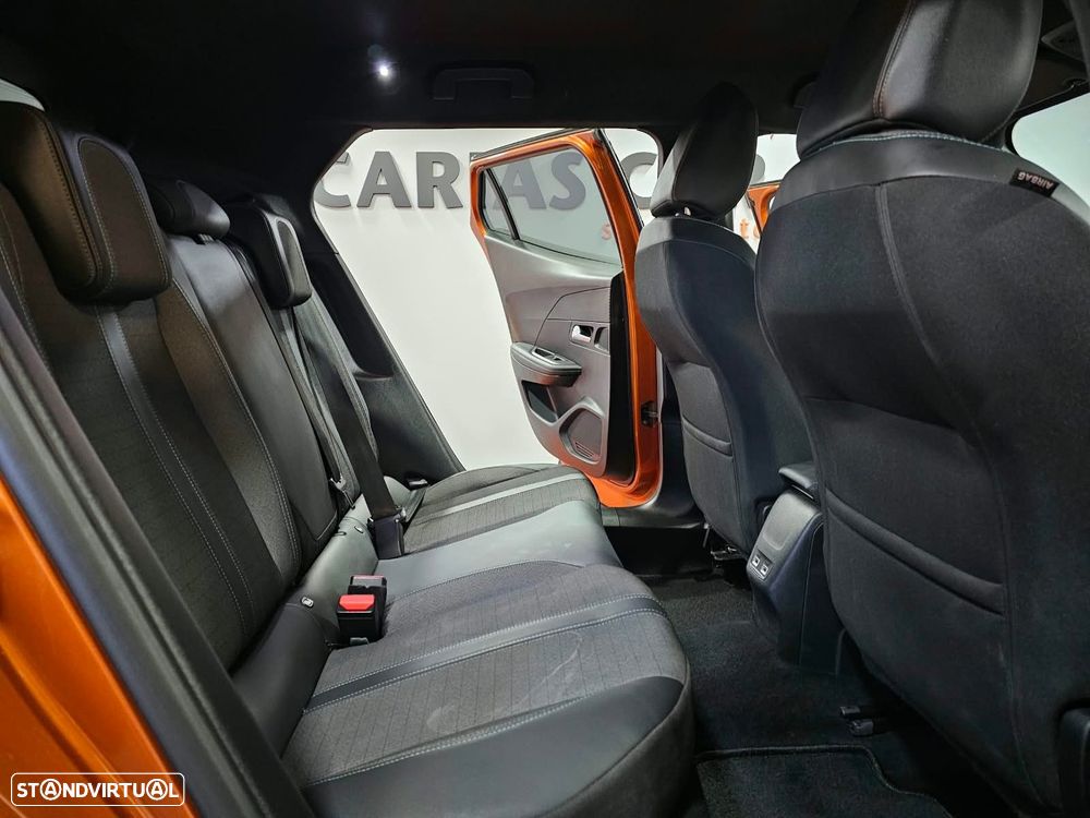 Peugeot 2008 1.2 PureTech Allure EAT8 - 13
