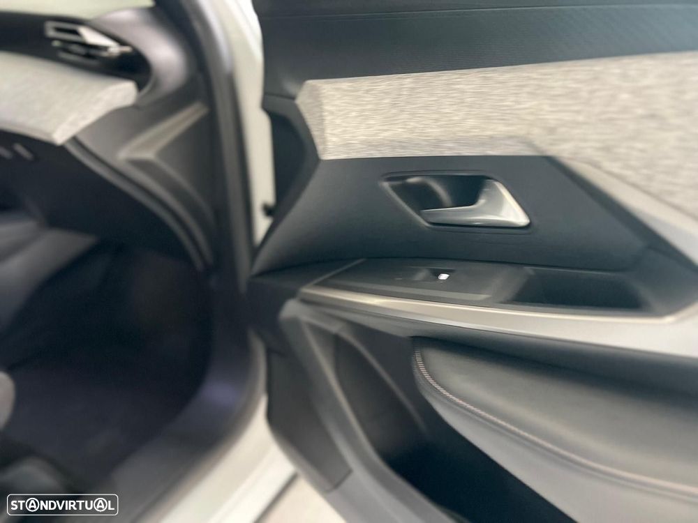 Peugeot 3008 1.2 Hybrid Allure Pack e-DCS6 - 22