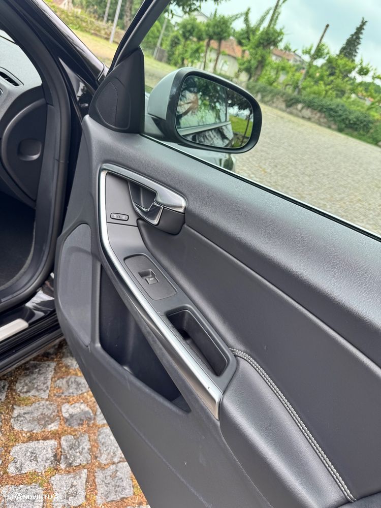 Volvo S60 2.0 D4 R-Design Geartronic - 22