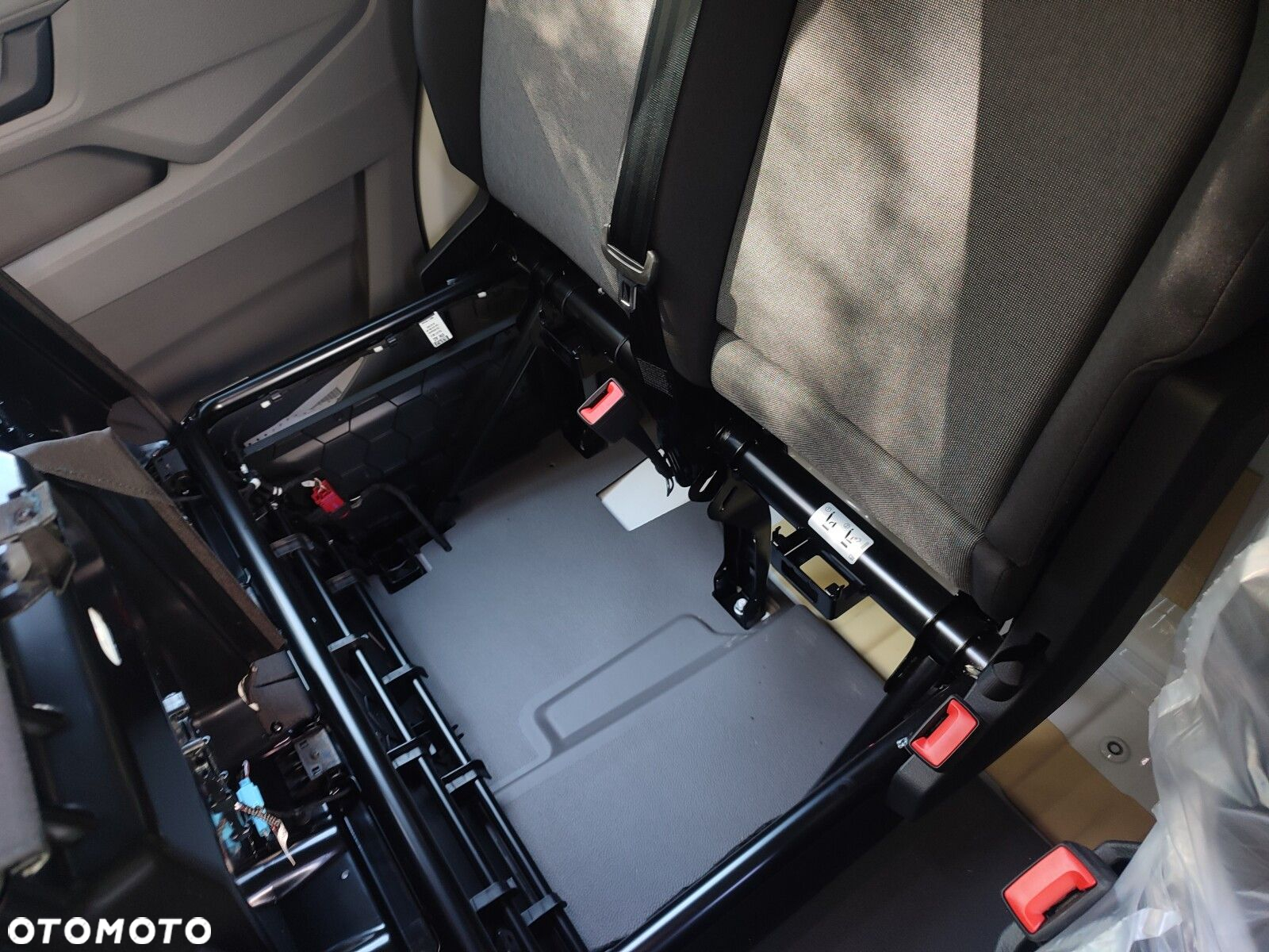 Volkswagen Crafter Crafter 35 Podwozie z pojedynczą kabiną silnik: 2,0 l EU6 SCR 177 KM / skrzynia biegów: Przedni napęd manualna 6-biegowa rozstaw osi: 4490 mm - 25