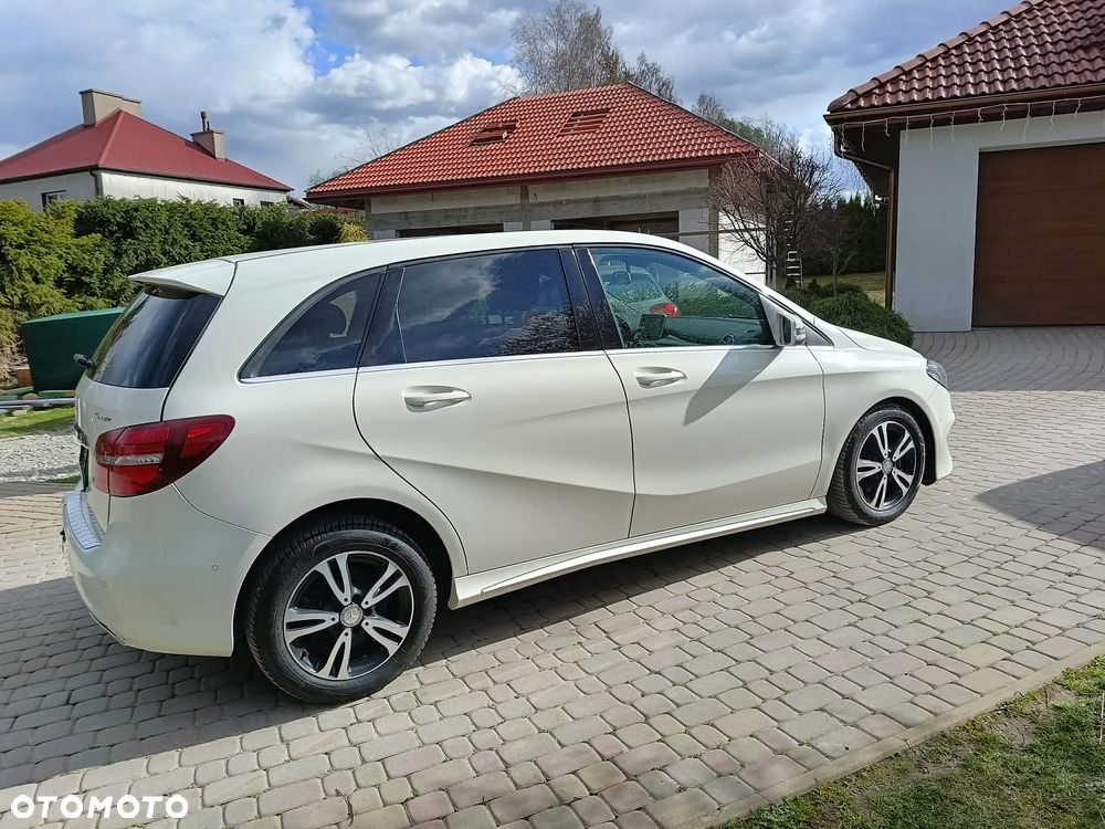 Mercedes-Benz Klasa B 200 (CDI) d 4Matic 7G-DCT AMG Line - 5