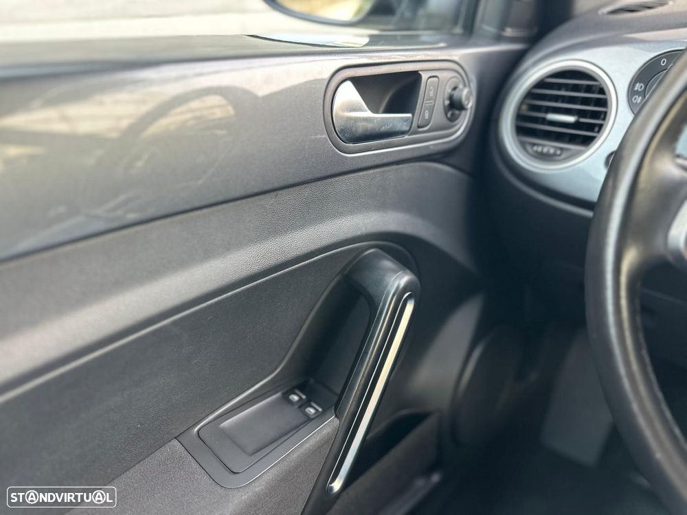 VW New Beetle - 20