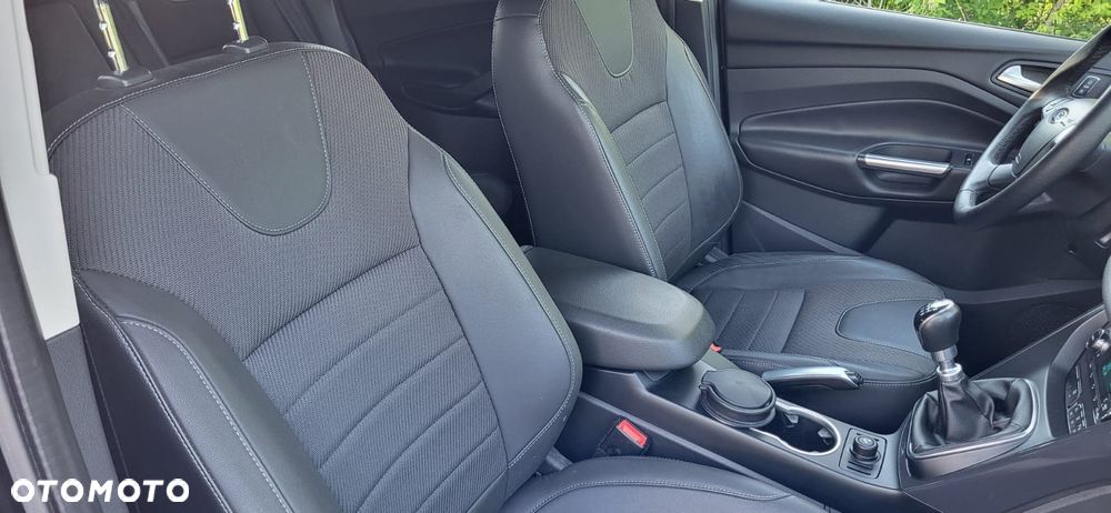 Ford Kuga 1.6 EcoBoost 2x4 Titanium - 15