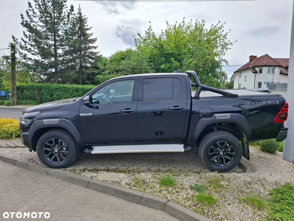 Toyota Hilux 2.8 D-4D Double Cab Invincible 4x4 - 2