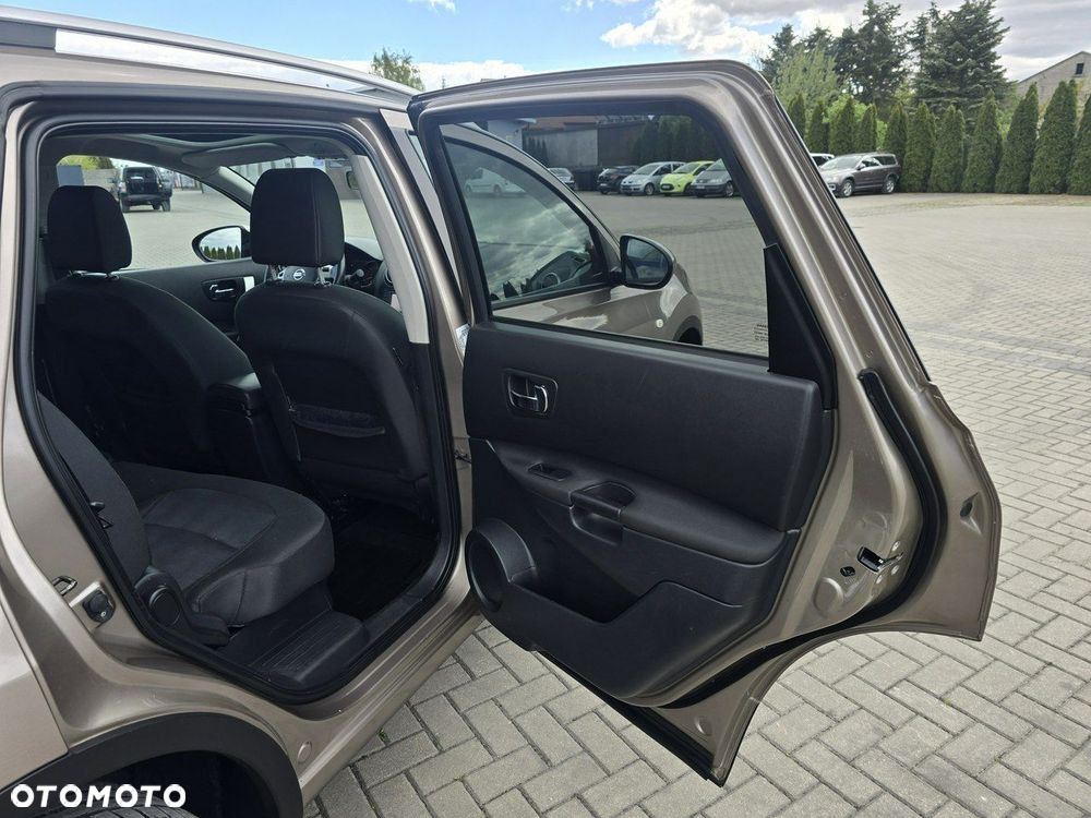 Nissan Qashqai+2 - 21