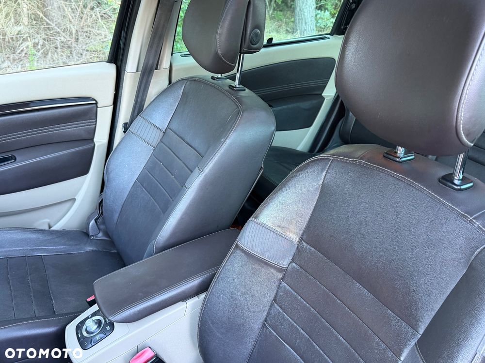 Renault Grand Scenic - 23