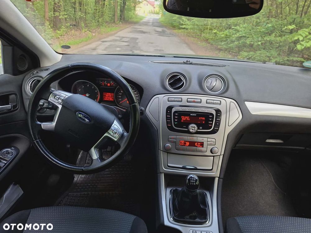 Ford Mondeo 2.0 Trend - 23