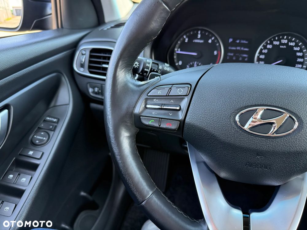 Hyundai i30 1.6 CRDI DCT Intro - 14