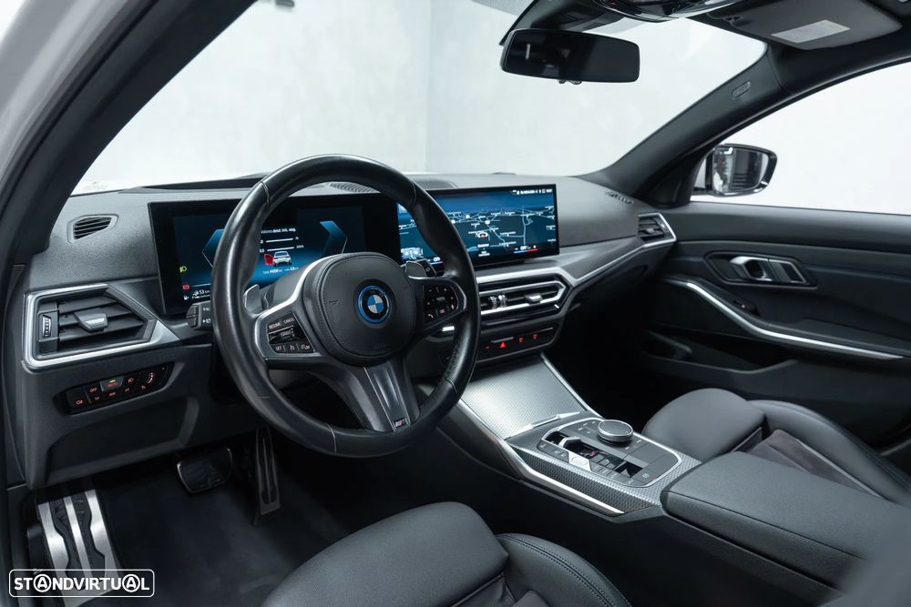 BMW 330 e Touring xDrive Aut. M Sport - 16