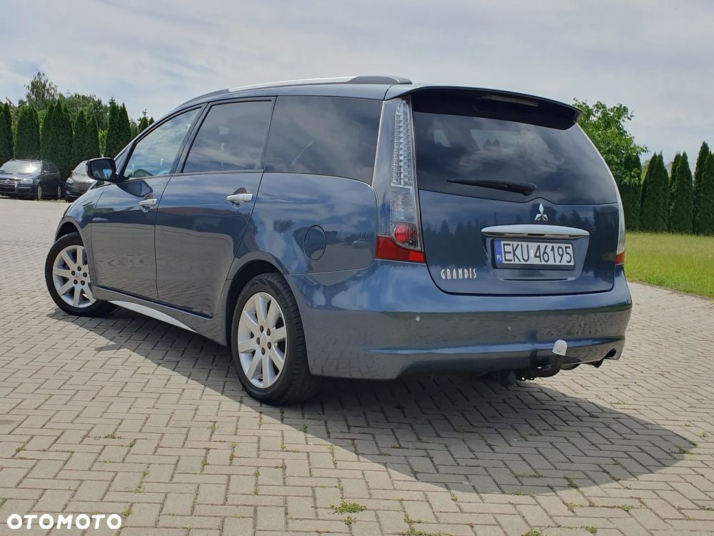 Mitsubishi Grandis 2.4 Motion - 10