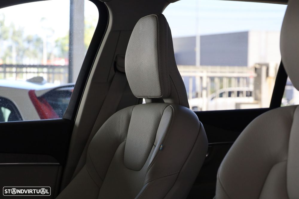 Volvo XC 90 2.0 T8 PHEV Core AWD - 11