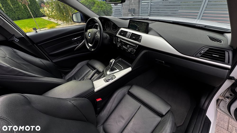 BMW Seria 3 330i xDrive Sport Line Shadow - 5
