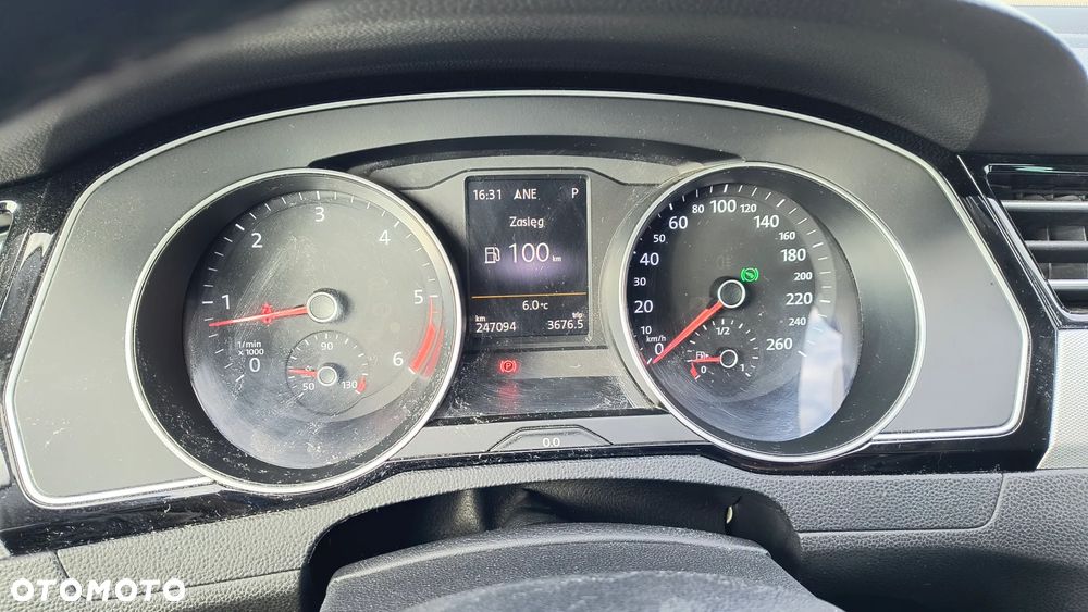 Volkswagen Passat - 23