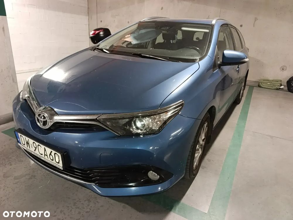 Toyota Auris 1.6 Comfort - 1