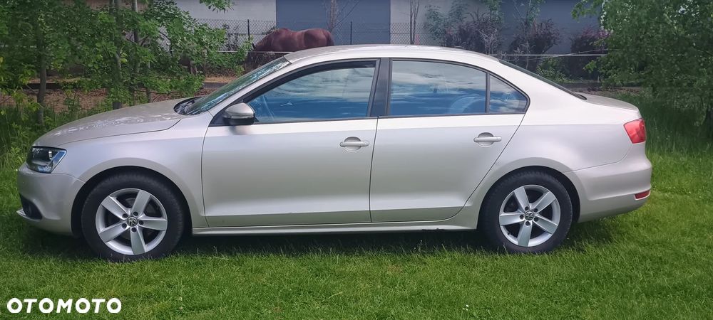 Volkswagen Jetta 1.6 TDI Comfortline - 1