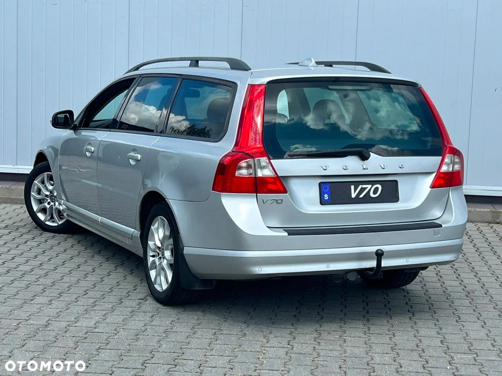 Volvo V70 D5 AWD Summum - 4