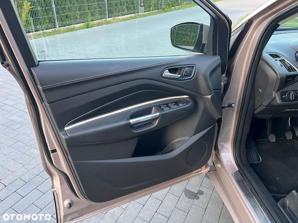 Ford Kuga - 12