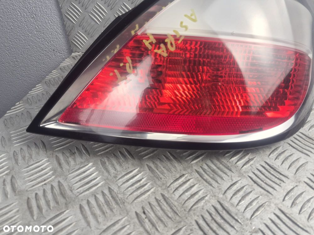 Lampa tylna Lewa strona Opel Astra H 24451835 - 3