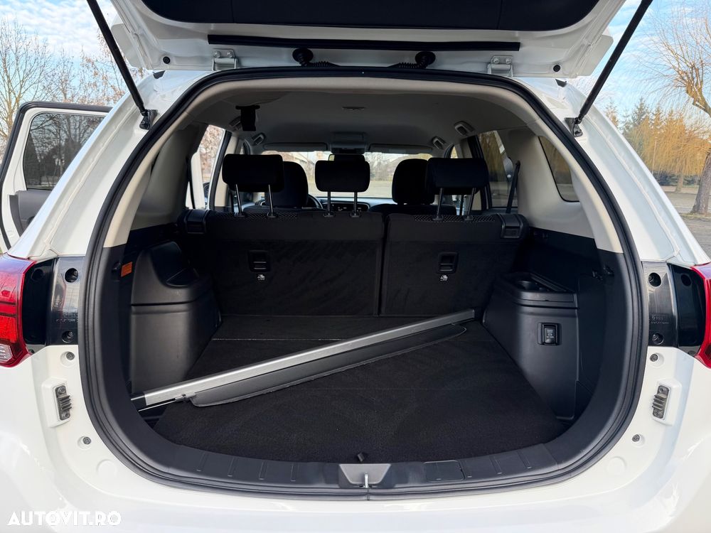 Mitsubishi Outlander 2.4 4WD Plug-In Hybrid - 40