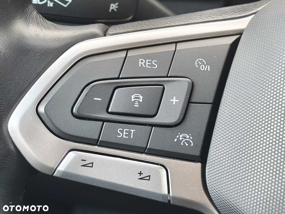 Volkswagen Tiguan Allspace 2.0 TDI Life 7os - 24