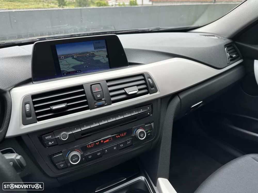 BMW 320 d EfficientDynamics Line Sport - 53
