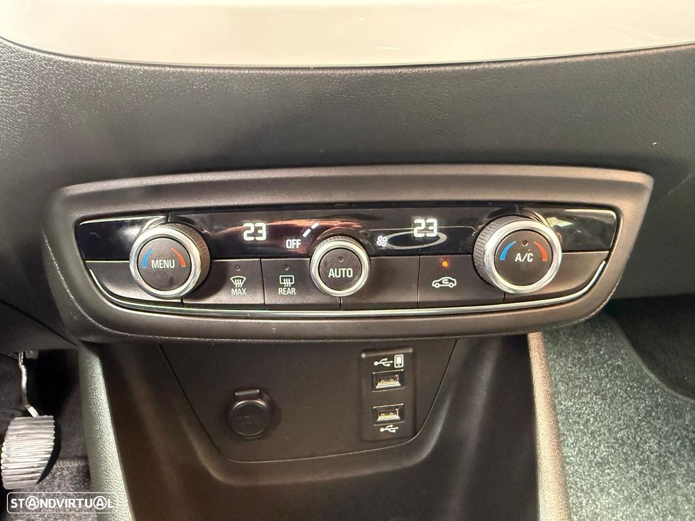 Opel Crossland 1.2 Design & Tech - 28