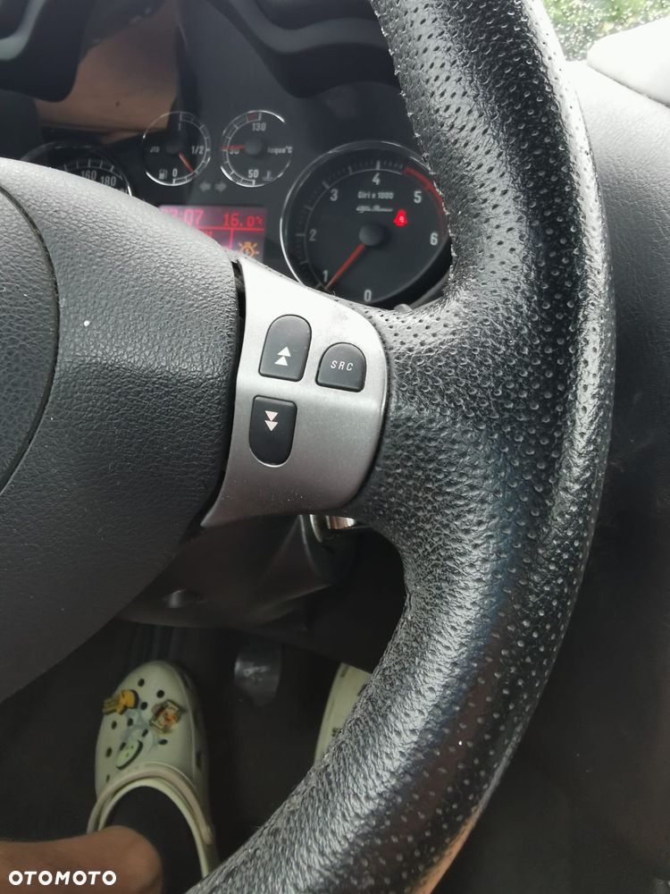 Alfa Romeo 147 1.9 JTDM 8V - 6