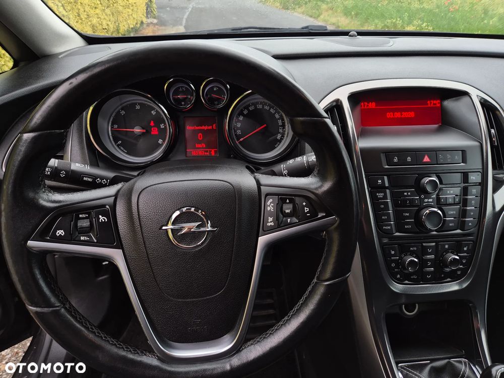 Opel Astra 2.0 CDTI Exklusiv - 10
