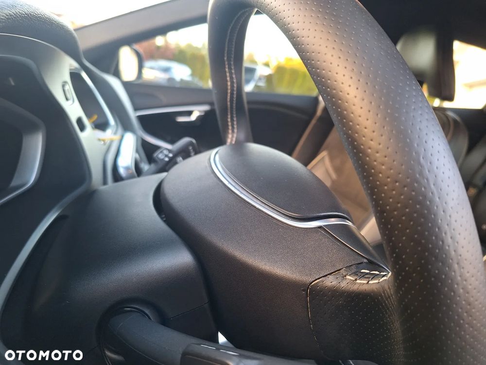 Volvo V40 - 22